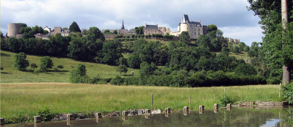 Le Village vu de la rivière